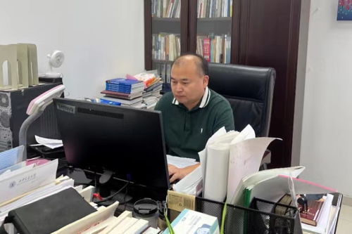 暑期坚守，科研不停歇——法律咨询服务的温暖守护